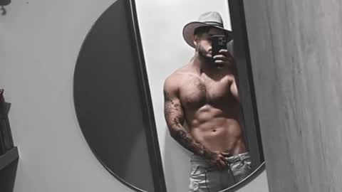 Snapshot of noha_miler chatting on July 13, 11:29 pm kevin online show from July 13, 11:29 pm