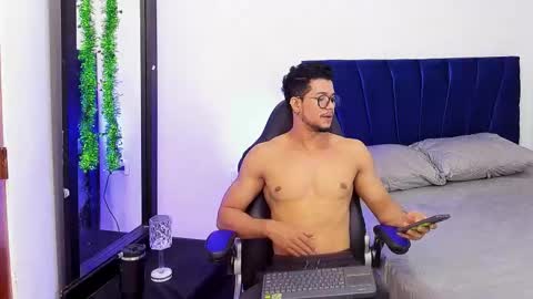 Im Nolan  online show from November 22, 2:38 pm