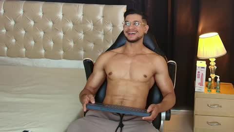 Im Nolan  online show from February 13, 7:43 pm