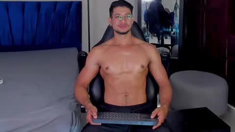 Im Nolan  online show from February 21, 9:49 pm