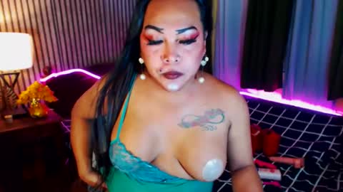 Snapshot of nomercy_mistress_sph chatting on June 28, 11:49 am I AM YOUR MISTRESS YASSY DON T BE RUDE no ONE LOVE ME i KICK U online show from June 28, 11:49 am