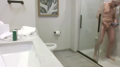 noodledude07 online show from March 28, 8:36 am