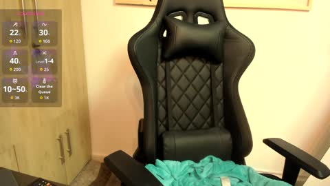 Snapshot of noor_bloom chatting on April 10, 1:38 pm Soy Ash online show from April 10, 1:38 pm