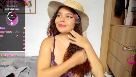 Snapshot of noor_bloom chatting on April 16, 11:40 pm Soy Ash online show from April 16, 11:40 pm
