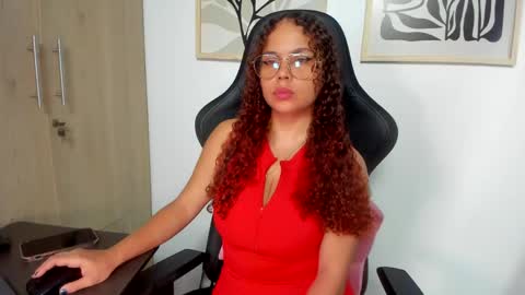Snapshot of noor_bloom chatting on April 24, 1:57 pm Soy Ash online show from April 24, 1:57 pm