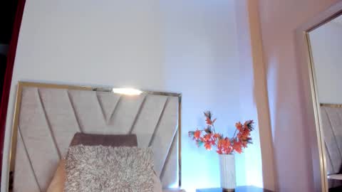 Nora Da Silva online show from January 8, 12:35 am