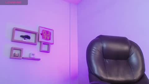 Nora online show from January 28, 7:42 pm