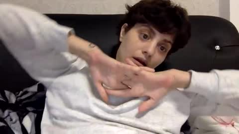 norablues online show from April 3, 9:18 am