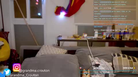 Snapshot of noreallyilikepeanuts chatting on February 15, 1:35 am Ariane online show from February 15, 1:35 am