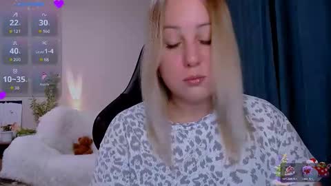 hi glad to chat online show from December 16, 7:52 pm