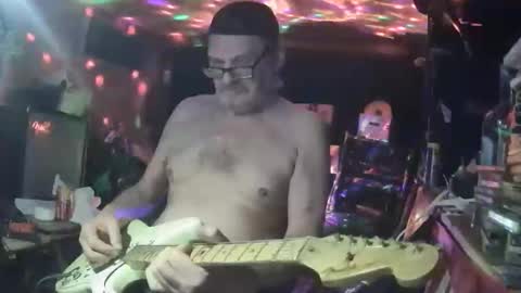 notflamingfart online show from January 11, 12:04 am