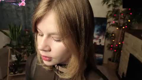 nothing_freya online show from August 9, 10:04 pm
