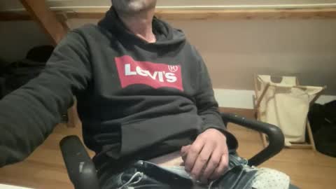 Snapshot of noux69 chatting on November 13, 4:06 pm noux69 online show from November 13, 4:06 pm