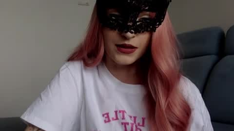 Snapshot of novacute chatting on March 26, 11:05 am Nova online show from March 26, 11:05 am