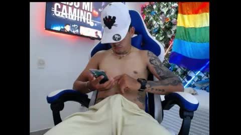 novaluxstudio online show from May 26, 6:04 pm
