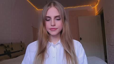 Snapshot of novastoyer chatting on March 31, 12:05 pm Mia Blake online show from March 31, 12:05 pm