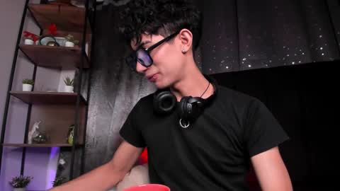 Nova online show from November 21, 7:34 pm