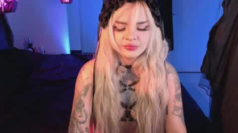 Goth Darling online show from May 27, 1:24 am