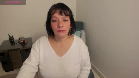 nuit_rose online show from January 16, 2:37 am