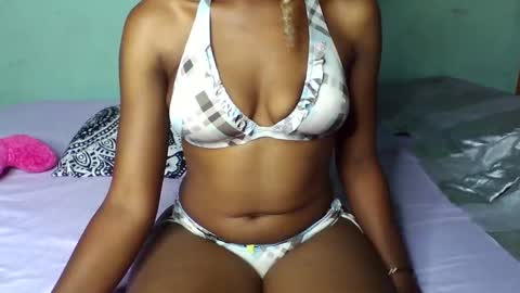 Snapshot of nukshypipi chatting on April 25, 9:01 am nukshypipi online show from April 25, 9:01 am