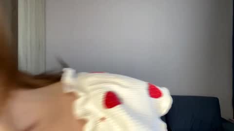 Snapshot of numberscommons chatting on April 12, 7:24 am Odelina online show from April 12, 7:24 am