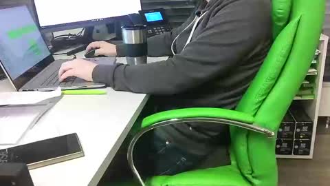 Snapshot of numlove chatting on December 19, 8:56 am Slave for Mistress and Master online show from December 19, 8:56 am