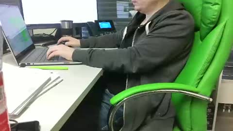 Snapshot of numlove chatting on January 29, 9:23 am Slave for Mistress and Master online show from January 29, 9:23 am