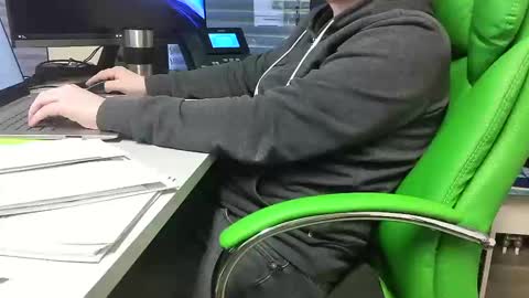 Snapshot of numlove chatting on February 17, 10:40 am Slave for Mistress and Master online show from February 17, 10:40 am