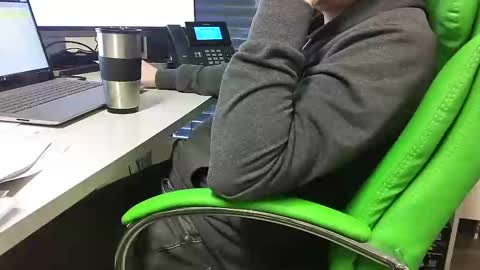 Snapshot of numlove chatting on March 5, 10:22 am Slave for Mistress and Master online show from March 5, 10:22 am