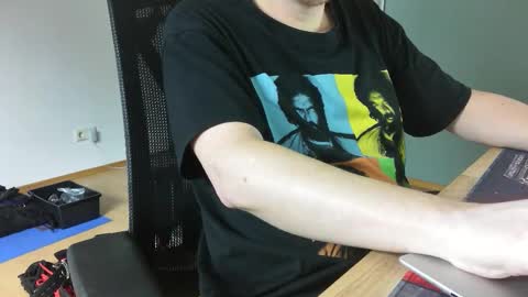 Snapshot of numlove chatting on October 13, 7:19 am Slave for Mistress and Master online show from October 13, 7:19 am