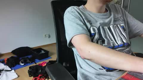 Snapshot of numlove chatting on October 19, 8:04 am Slave for Mistress and Master online show from October 19, 8:04 am