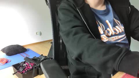 Snapshot of numlove chatting on October 26, 9:37 am Slave for Mistress and Master online show from October 26, 9:37 am