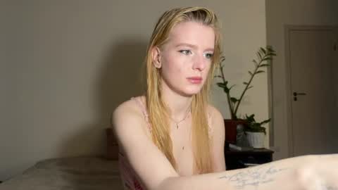 nura_foxx online show from June 21, 12:46 am