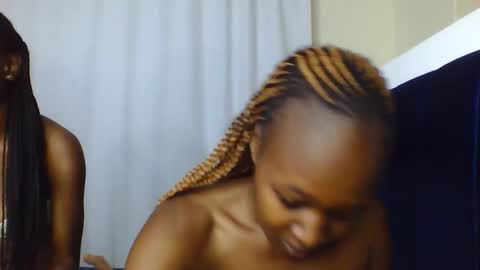 nutgal online show from April 14, 11:49 am