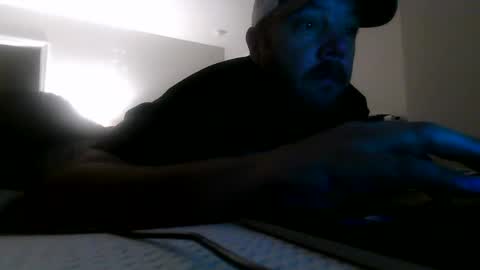 nuttincowboy727272 online show from April 3, 10:02 am