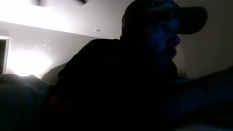 nuttincowboy727272 online show from April 29, 12:27 am