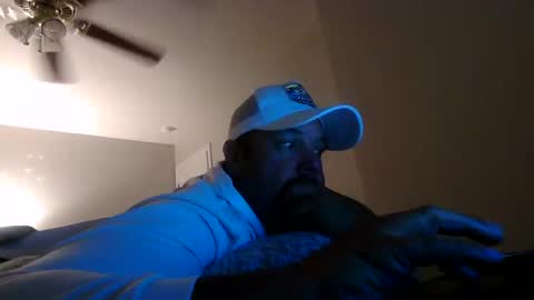 nuttincowboy727272 online show from May 23, 1:22 am
