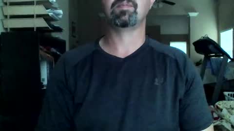 nvrenuff1979 online show from May 6, 11:32 pm