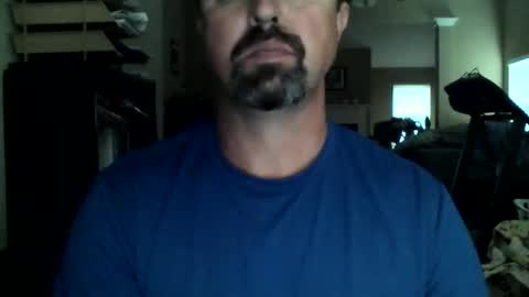 nvrenuff1979 online show from May 11, 11:38 am