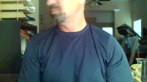 nvrenuff1979 online show from May 13, 11:29 am