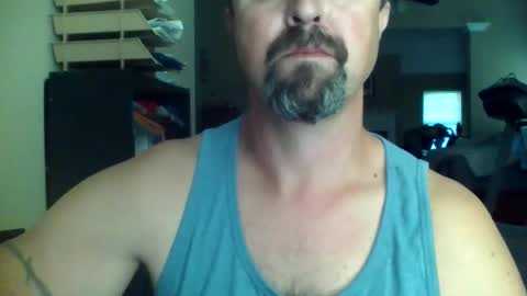 nvrenuff1979 online show from May 20, 11:38 am