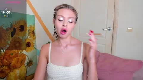 Snapshot of nymphobabee chatting on July 18, 3:49 pm crystal 3 online show from July 18, 3:49 pm