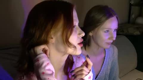 nyra_thira online show from March 29, 4:07 pm