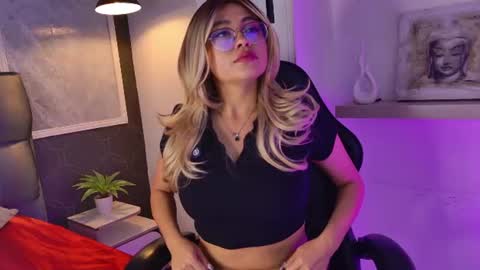 Snapshot of nyxjones chatting on July 29, 2:04 pm Nyx online show from July 29, 2:04 pm