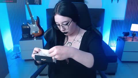 Snapshot of nyxnocturne chatting on April 7, 12:05 pm Nyx online show from April 7, 12:05 pm