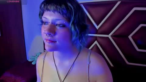 Snapshot of nyxx_star chatting on February 14, 7:10 pm Nyx online show from February 14, 7:10 pm