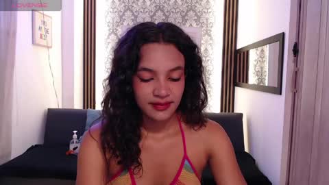 Snapshot of nyxx_velariia chatting on April 13, 3:39 pm Nyxx vala online show from April 13, 3:39 pm