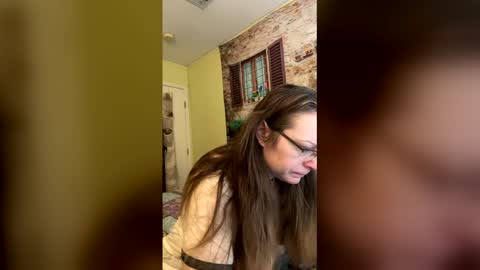 VegasGirl online show from January 5, 11:19 pm