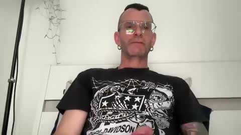 Jonathan Deep online show from June 10, 10:58 am