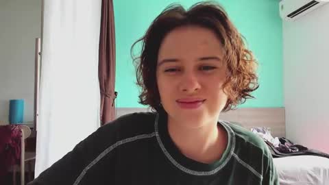 Evie online show from December 4, 4:21 am